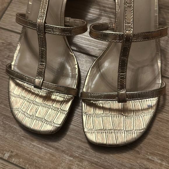 Ann Taylor Gold block-heeled Sandals Size 8 - Picture 2 of 8